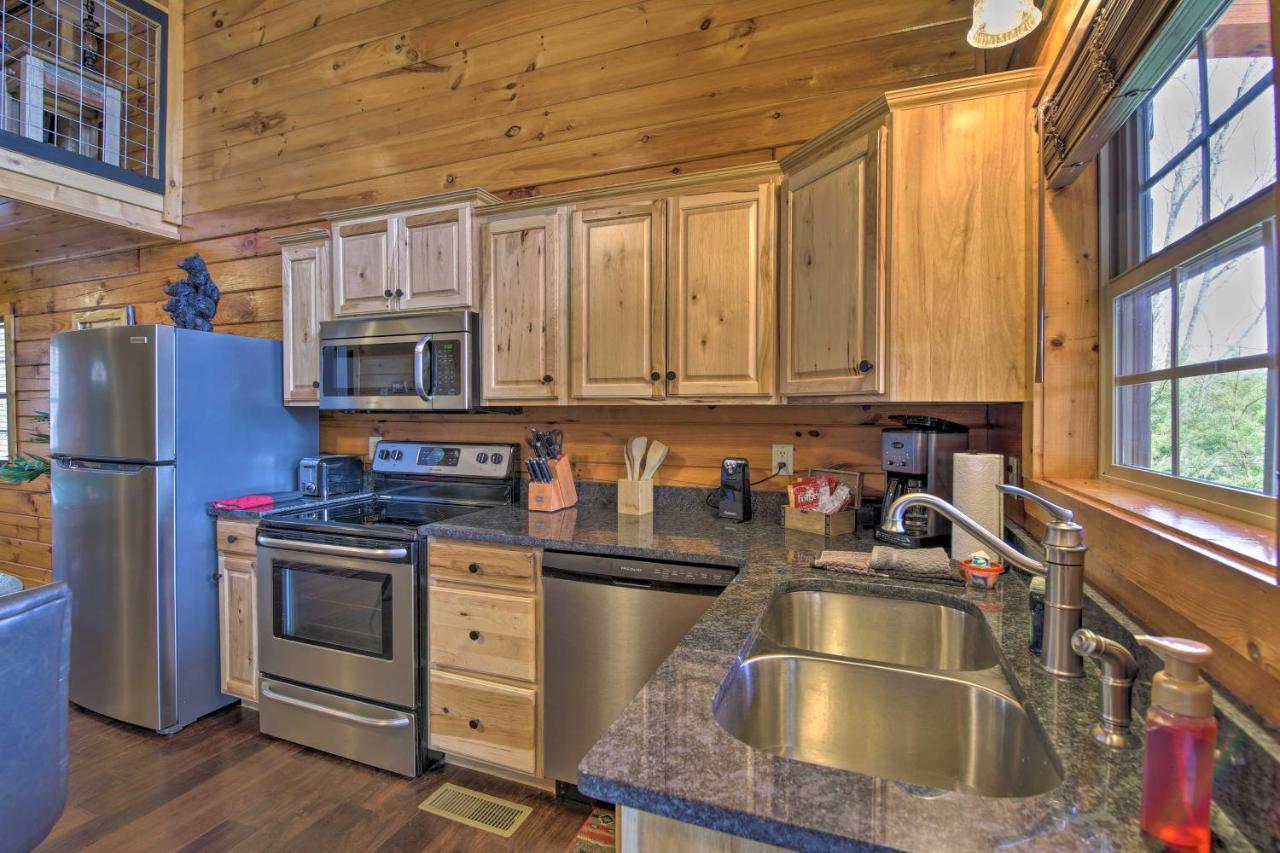 Gatlinburg Cabin With Pool Table And Hot Tub! Εξωτερικό φωτογραφία